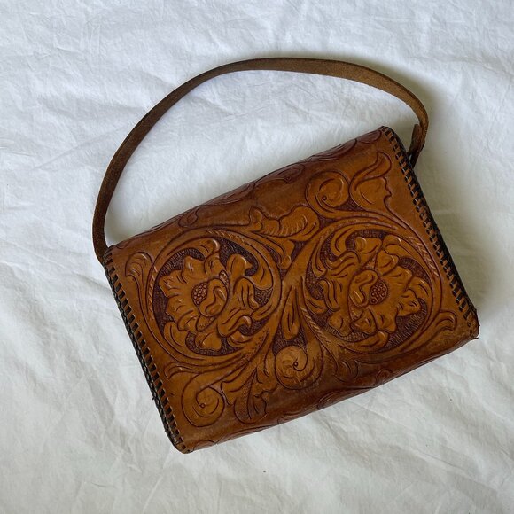 Vintage 1970s Hippie Boho hand tooled blossom leather bag - Picture 7 of 8